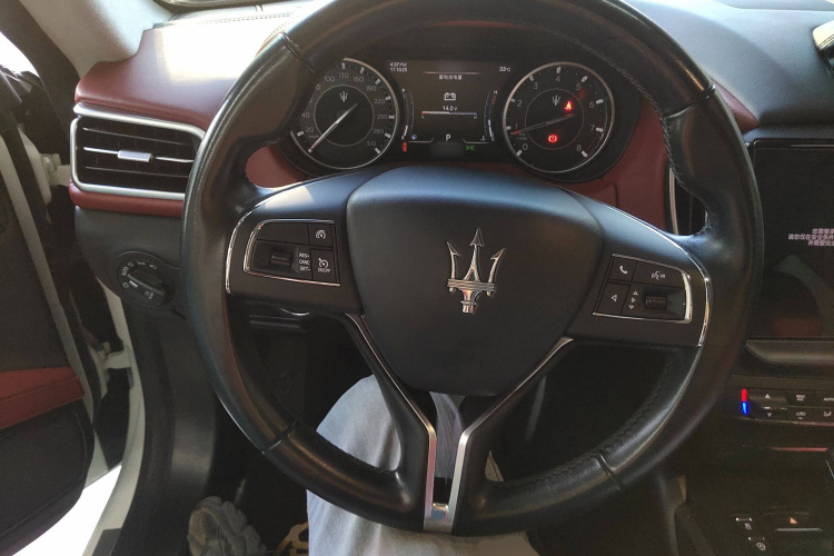 玛莎拉蒂 Ghibli 2021款 2.0T 锋芒版局部细节13