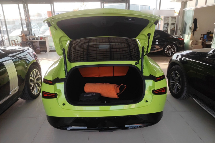 小鹏P7 2022款 670E+鹏翼版局部细节23