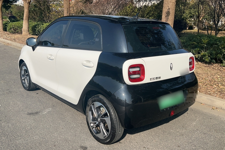 欧拉黑猫 2022款 405km 长续航型 三元锂车身外观6006