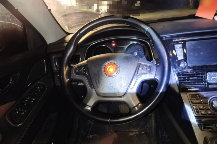 红旗H7 2015款 2.0T 豪华型中控内饰13