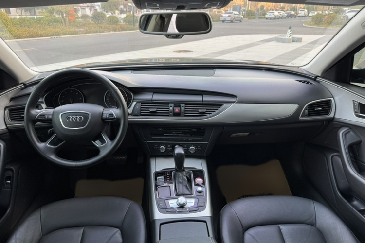 奥迪A6L 2018款 30周年年型 TFSI 进取型中控内饰7002