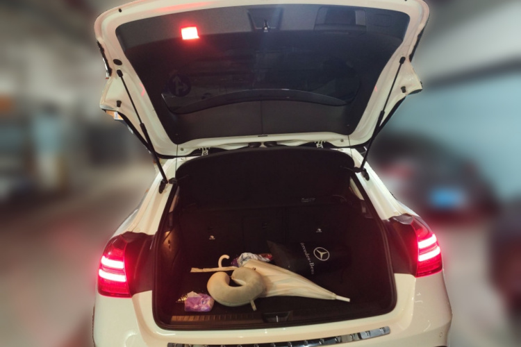 奔驰GLA 2019款 GLA 200 动感型中控内饰23