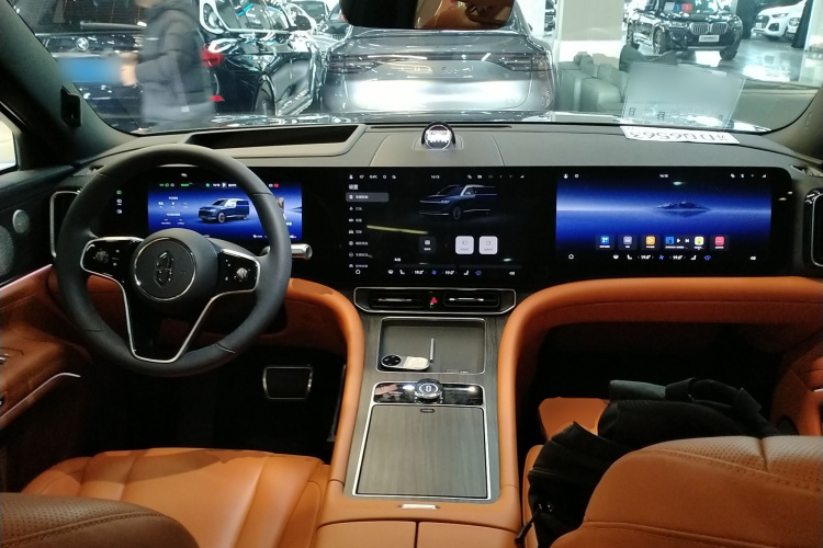 鸿蒙智行 问界M9 2024款 增程 Max版 42kWh 5座版中控内饰7002