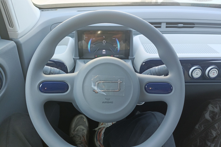 奔腾小马 2025款 222km 闪电马中控内饰13