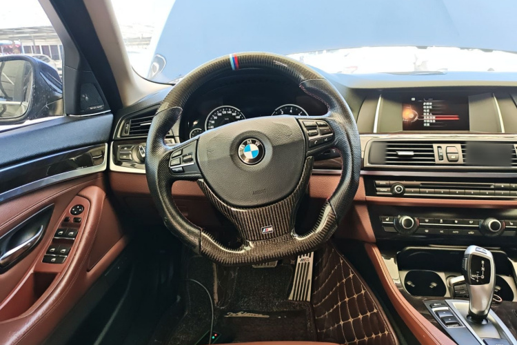 宝马5系 2014款 525Li 领先型中控内饰13