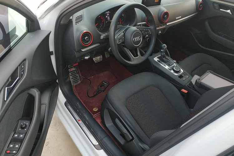 奥迪A3 2020款 改款 Sportback 35 TFSI 进取型 国VI中控内饰20