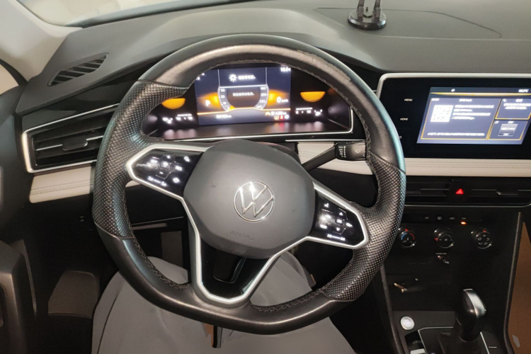 大众 途观L 2023款 330TSI 自动两驱舒享版中控内饰13