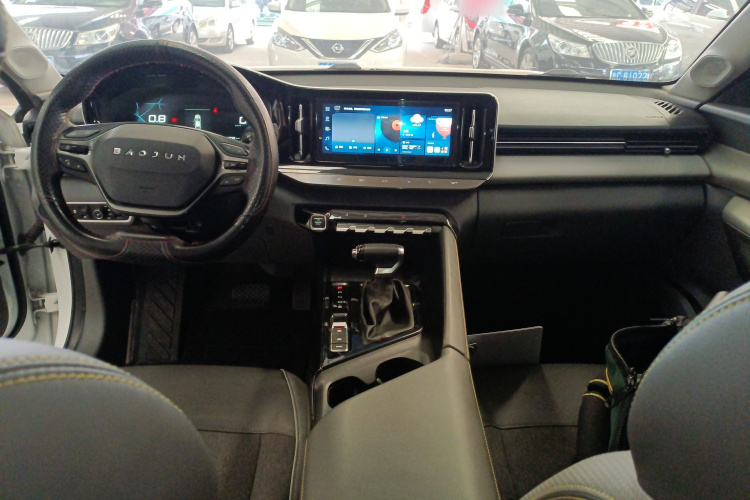 宝骏RC-5 2020款 1.5T CVT智耀豪华型中控内饰12
