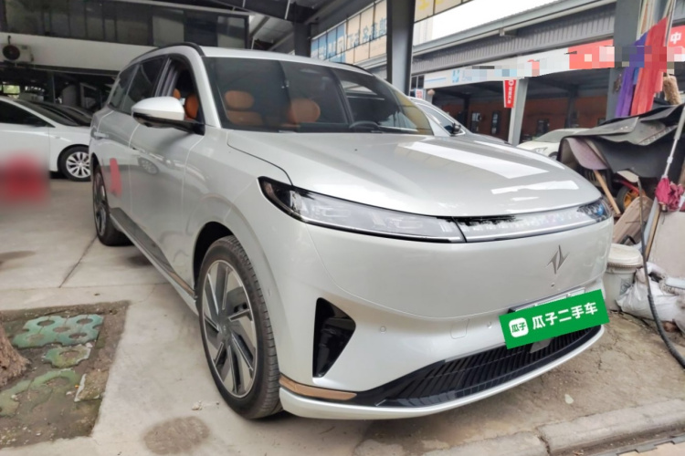 东风奕派 eπ008 2025款 210Ultra增程版 5座车身外观3