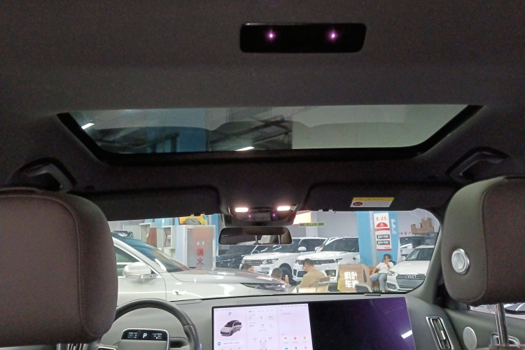 理想汽车 理想L8 2023款 Pro中控内饰22