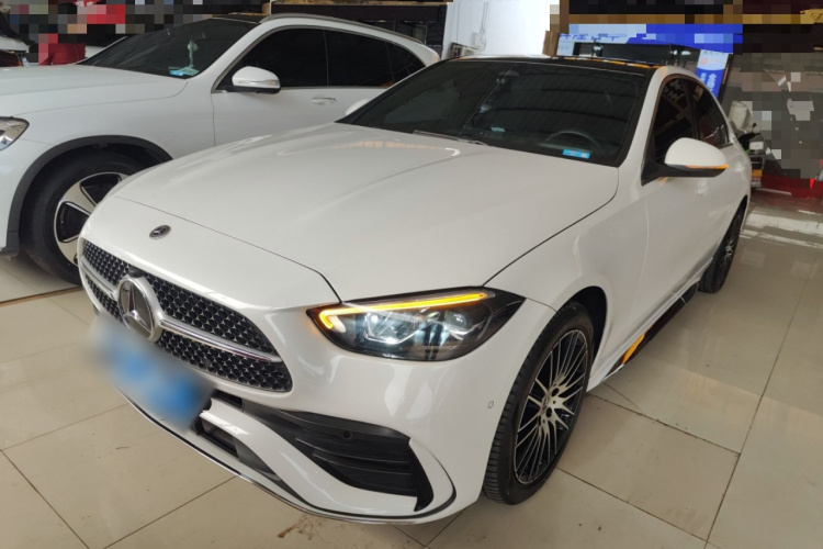 奔驰C级 2024款 改款 C 260 L 运动版车身外观1