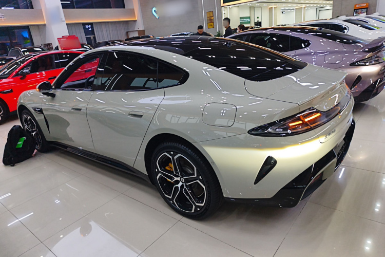 小米汽车 小米SU7 2024款 四驱超长续航高阶智驾Max版车身外观4