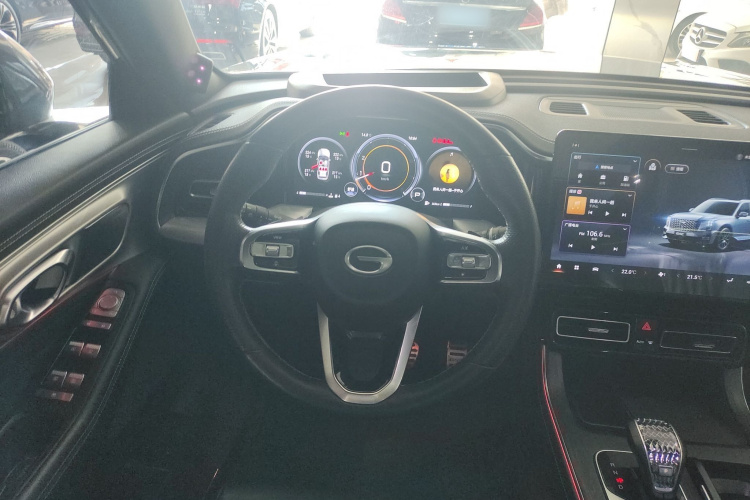 广汽传祺 传祺GS8 2022款 领航系列 2.0TGDI 两驱尊贵版（七座）中控内饰13