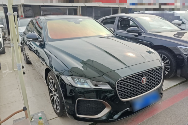 捷豹XFL 2024款 2.0T P250 两驱尊享豪华版车身外观3