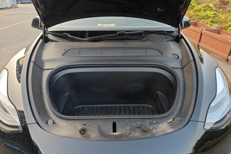 特斯拉 Model Y 2022款 后轮驱动版机舱底盘24