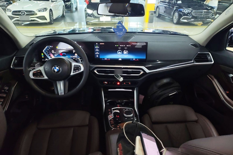 宝马3系 2023款 325Li M运动套装中控内饰12