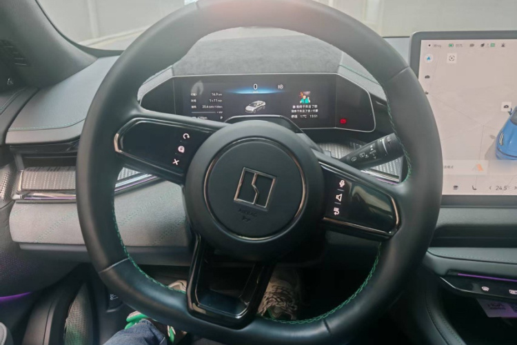 极氪001 2023款 ME版 100kWh中控内饰7003