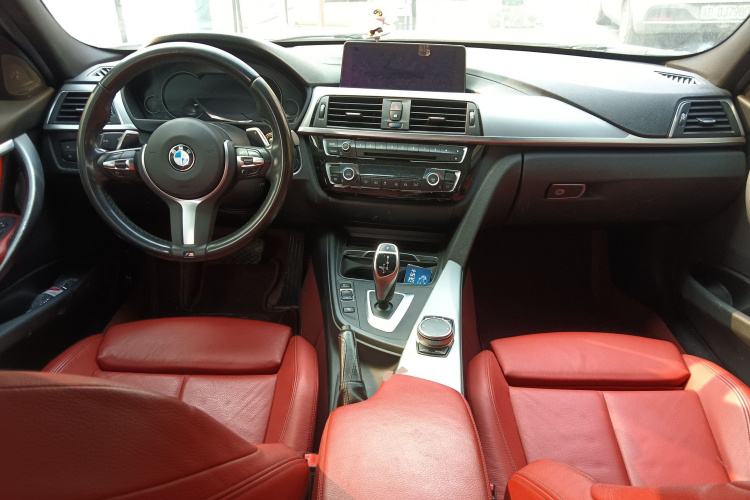 宝马3系 2019款 320i M运动曜夜版中控内饰7002