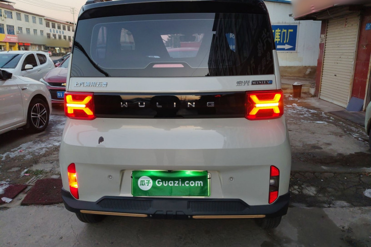 五菱汽车 宏光MINIEV 2022款 GAMEBOY 200km 玩乐款 磷酸铁锂车身外观6