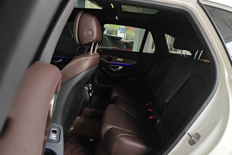 奔驰GLC 2022款 GLC 300 L 4MATIC 动感型臻藏版中控内饰7004
