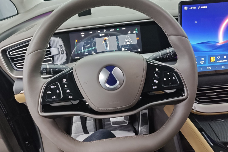 腾势D9 2022款 DM-i 970 四驱旗舰型局部细节13