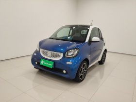 smart fortwo 2016款 0.9T 66千瓦硬顶极致版