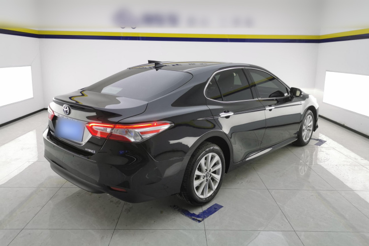 丰田 凯美瑞 2023款 双擎 2.5HGVP 领先版车身外观7