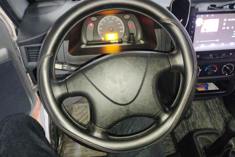 五菱汽车 五菱之光 2023款 1.5L 实用型 5/7座中控内饰13