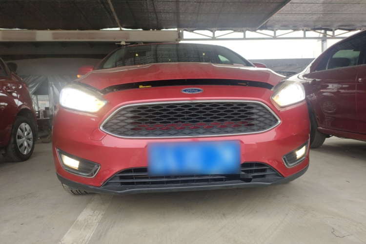 福特 福克斯 2017款 两厢 1.6L 自动风尚型智行版车身外观2