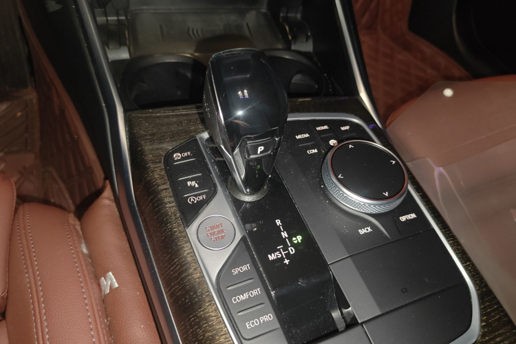 宝马3系 2021款 改款 325Li M运动套装局部细节18