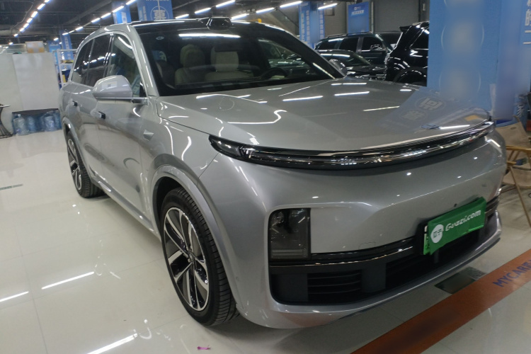 理想汽车 理想L8 2024款 Ultra车身外观3