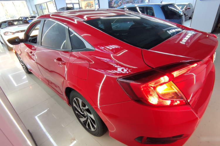 本田 思域 2016款 220TURBO CVT豪华版车身外观4