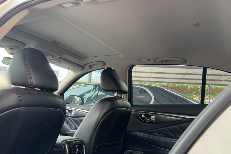 英菲尼迪Q50L 2018款 2.0T 舒适版 国VI局部细节22