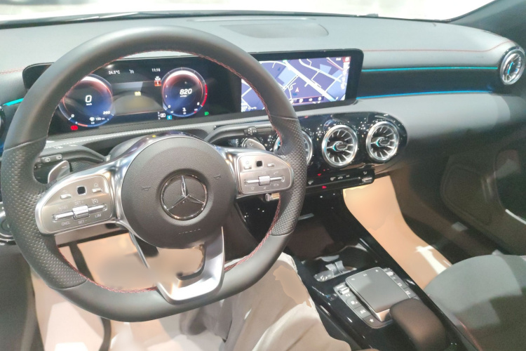 奔驰CLA 2023款 CLA 200 猎跑车中控内饰7002