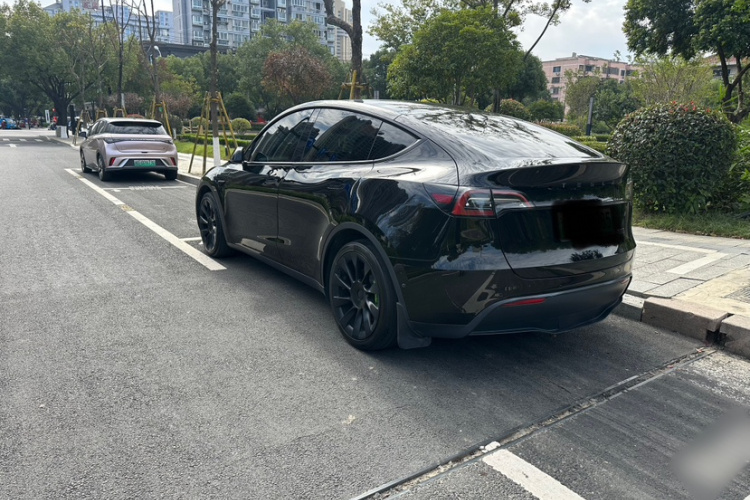 特斯拉 Model Y 2022款 后轮驱动版车身外观6004