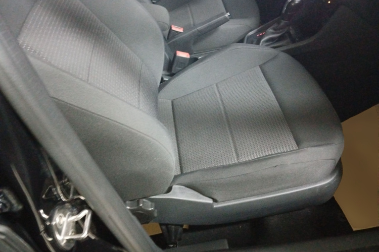 大众 朗逸 2017款 1.6L 自动风尚版局部细节41