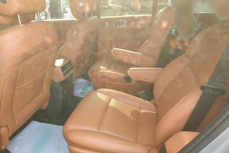 理想汽车 理想L8 2023款 Pro中控内饰21