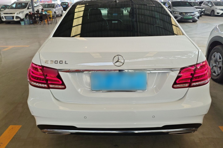 奔驰E级 2014款 改款 E 300 L 运动型车身外观6002