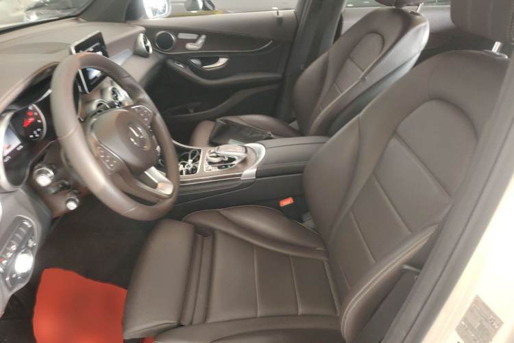 奔驰GLC 2018款 GLC 300 4MATIC 动感型局部细节19