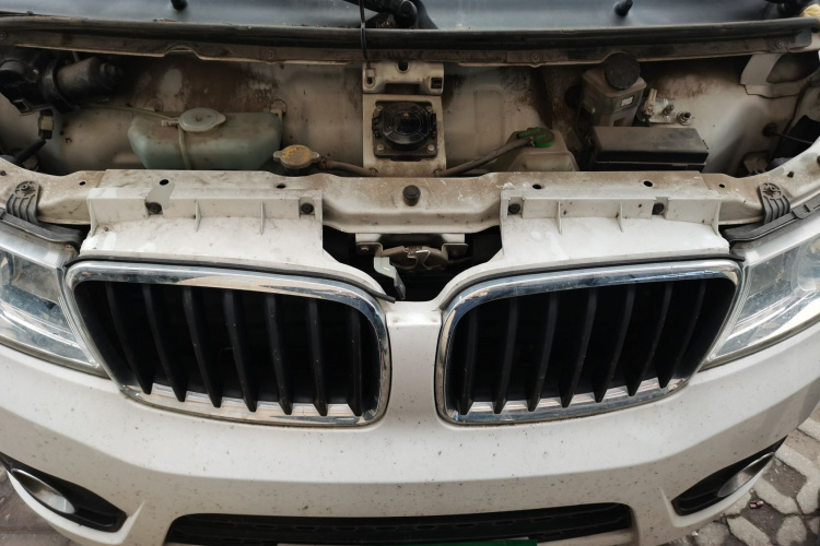 SRM鑫源 好运 2023款 标准型客车 6座局部细节24