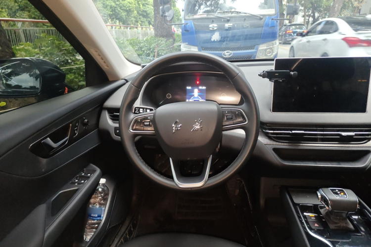 红旗E-QM5 2022款 431km 充电乐享版局部细节13