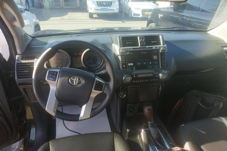 丰田 普拉多 2015款 2.7L 自动标准版中控内饰12