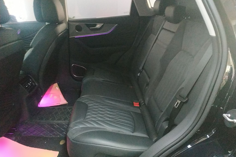 红旗HS5 2023款 2.0T 旗享Pro版中控内饰7004