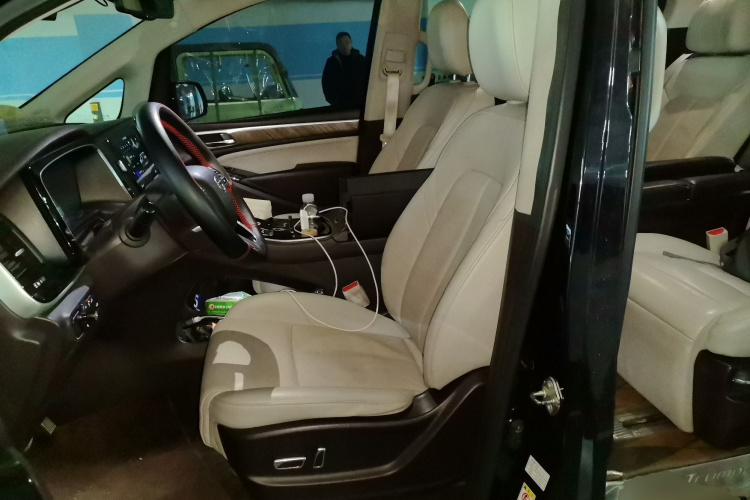 广汽传祺 传祺M8 2021款 大师系列 390T 尊贵版中控内饰19