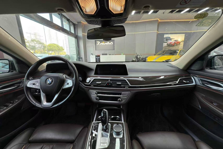 宝马7系 2021款 730Li 豪华套装中控内饰7004