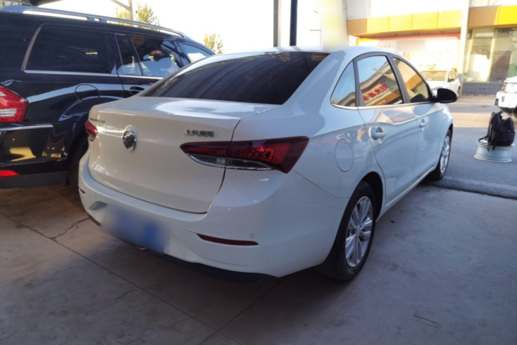 别克 英朗 2021款 改款 典范 1.5L 自动精英型车身外观7