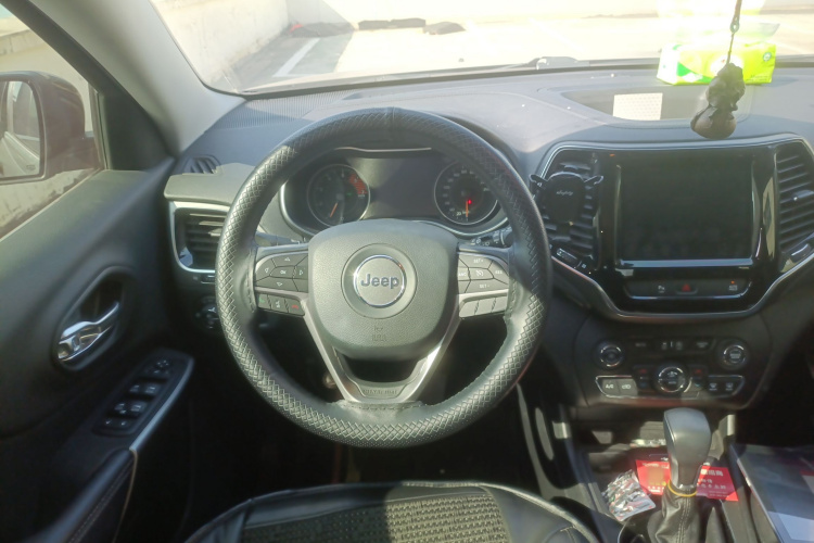 Jeep 自由光 2019款 2.0T 两驱智享版 国V局部细节13