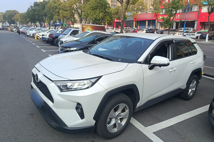 丰田 RAV4荣放 2024款 2.0L CVT两驱都市版车身外观4