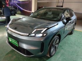 领克08 EM-P 2025款 220km 四驱性能Halo