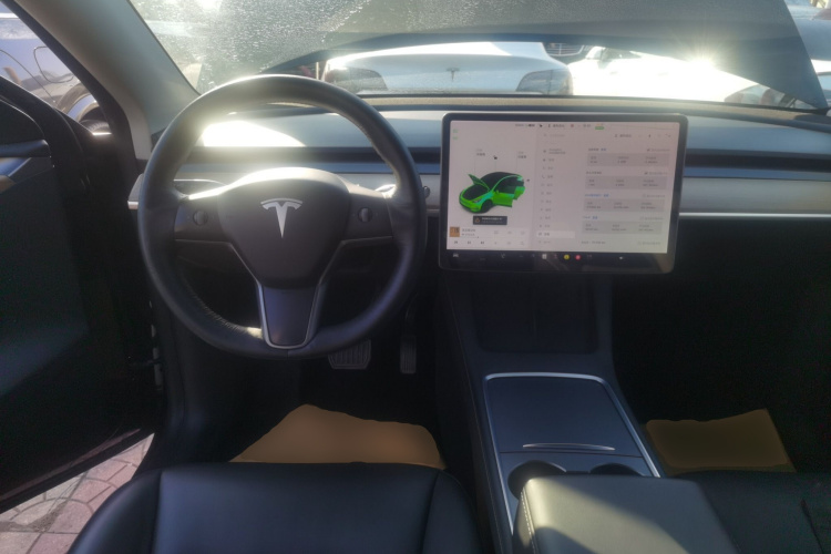 特斯拉 Model Y 2021款 标准续航后驱版中控内饰13